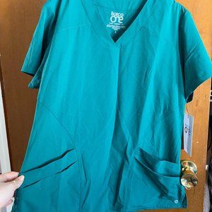 BARCO ONE Women’s Pulse Scrub Top (size L and XL)